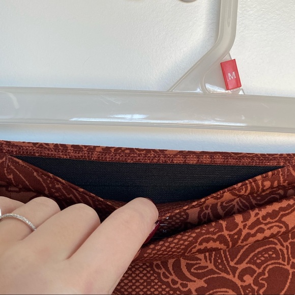 Nike Dri-Fit Burnt Orange Lace Print Leggings - Picture 6 of 8